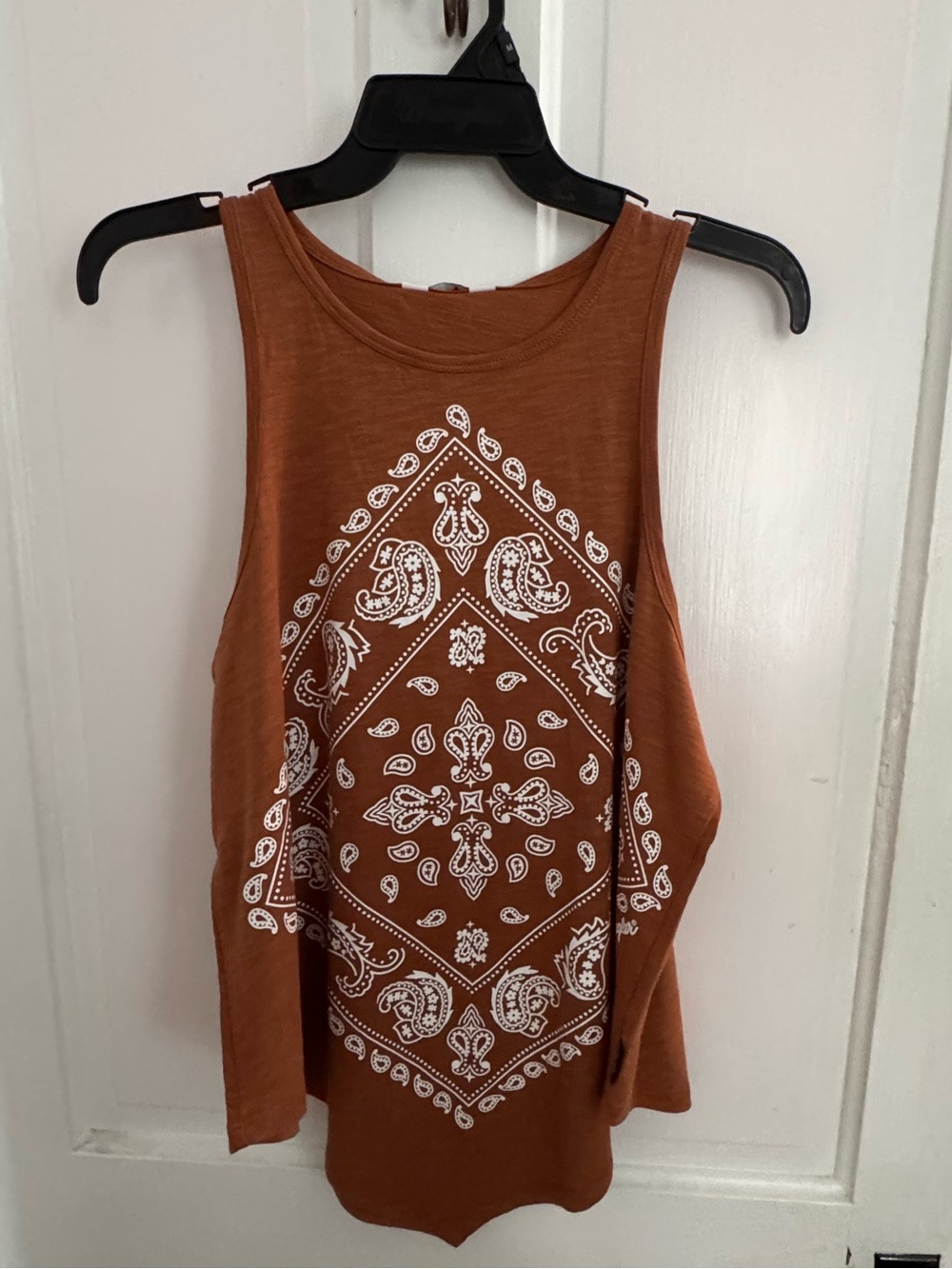 Wrangler Rust Brown Bandana-Print Tank